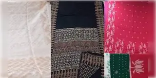 Read more about - ভেষজ রং, সুতোর সূক্ষ্ম কারুকাজ, বঙ্গের শিল্পীদের হাতে তৈরি শাড়ি চড়া দামে বিকোচ্ছে বিদেশে।