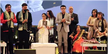 Read more about - KIFF । কলকাতা আন্তর্জাতিক চলচ্চিত্র উৎসবের উদ্বোধনে হালকা মেজাজে মুখ্যমন্ত্রী, গ্ল্যামারের ছোঁয়ায় উজ্বল মঞ্চ