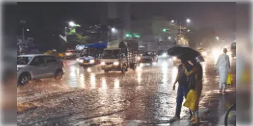 Read more about - Weather | উত্তর-পূর্ব বঙ্গোপসাগরে তৈরি একের পর এক নিম্নচাপ! মঙ্গলবার পর্যন্ত দক্ষিণবঙ্গে হলুদ সতর্কতা!