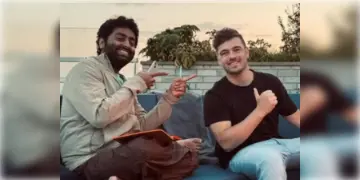 Read more about - Arijit Singh Martin Garrix | জিয়াগঞ্জের বাড়িতে মার্টিন গ্যারিক্স, অরিজিৎ-গ্যারিক্স যুগলবন্দিতে আসছে নতুন গান
