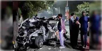 Read more about - Howrah Road Accident । বিধায়কের গাড়ির সাথে ট্রলারের ধাক্কায় মৃত্যু হলো ২ জনের, গুরুত আহত ৩