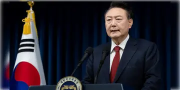 Read more about - South Korea | হঠাৎ জারি করেছিলেন সামরিক আইন, এবার দক্ষিণ কোরিয়ার প্রেসিডেন্ট পদ থেকে অপসারিত ইউন সুক ইয়ল