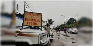 Read more about - তেলের দাম বৃদ্ধি হওয়ায় এবার দ্বিগুণ ভাড়া গুনতে হবে শিলিগুড়ি থেকে দার্জিলিং যেতে