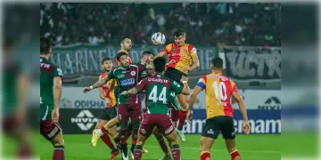 Read more about - Mohun Bagan | ম্যাচ না খেলেই সরাসরি সুপার কাপের কোয়ার্টার ফাইনালে মোহনবাগান! মুখোমুখি হবে ইস্টবেঙ্গল?