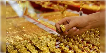 Read more about - Gold Rate Today | বিয়ের মরশুমে বাড়ছে সোনার দাম, পিছিয়ে নেই রুপোও, জেনে নিন আজকের দর