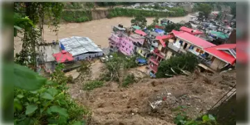 Read more about - Weather | আগামী দুদিন কলকাতা-সহ দক্ষিণবঙ্গে প্রবল বৃষ্টির সতর্কতা! ধসের জেরে হিমাচলে গত চার দিনে মৃত ৬০!