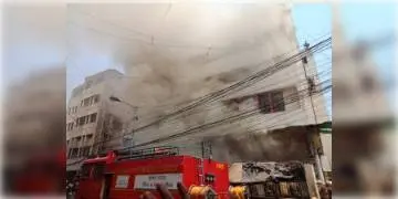 Read more about - লেনিন সরণি-তে ফের ভয়াবহ অগ্নিকাণ্ড, পৌঁছেছেন পুলিশের উচ্চপদস্থ অফিসাররা ও দমকল