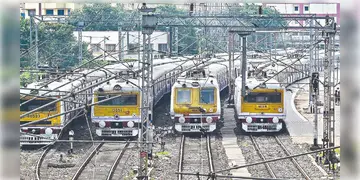 Read more about - EMU Special | ট্রেন যাত্রীদের জন্য সুখবর, শিয়ালদা দক্ষিণে শাখায় চলবে আরও ৩টি ইএমইউ স্পেশ্যাল ট্রেন!