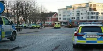 Read more about - 'সন্দেহজনক সন্ত্রাস-হামলায়' সুইডেনে আহত হলেন অন্তত ৮ জন, গ্রেফতার হামলাকারী