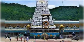Read more about - Tirupati Threat | তিরুপতিতে আরডিএক্স বিস্ফোরণের হুমকি! শহর মুড়লো পুলিশি নিরাপত্তায়