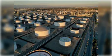 Read more about - Crude Oil | ১০ তলা ভবনের সমান SPR-এ অপরিশোধিত তেল মজুত রেখেছে ভারত! আশ্বাস কেন্দ্রীয় মন্ত্রীর!