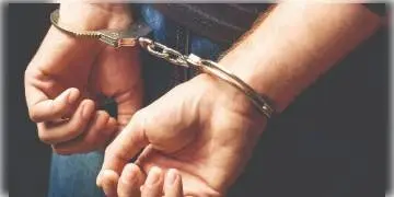 Read more about - মহিলা যাত্রীর ব্যাগ নিয়ে চম্পট! গ্রেফতার করা হয় অ্যাপ ক্যাব চালককে।