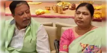 Read more about - প্রয়াত মুকুল রায়ের স্ত্রী কৃষ্ণা, শোকার্ত গোটা পরিবার