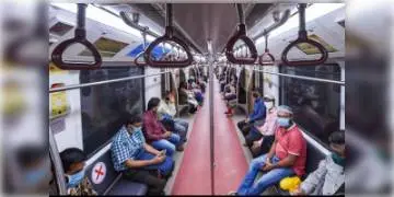 Read more about - দীর্ঘপ্রায় ২ মাস পর আজ থেকে সকলের জন্য চালু হল মেট্রো পরিষেবা, জারি হল নয়া নিয়মাবলী