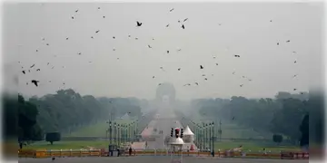 Read more about - Delhi | দিওয়ালিতেও দূষণ থেকে নিষ্কৃতি নেই রাজধানী দিল্লির, বাতাসের মান পৌঁছেছে ‘অতি খারাপ’ পর্যায়ে!