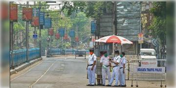 Read more about - Weather Update | তীব্র রোদে পুড়ছে শহর কলকাতা, একনজরে মহানগরীর সম্পূর্ণ আবহাওয়া আপডেট