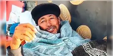 Read more about - Sonam Wangchuk | ১৬ দিনের মাথায় অনশন ভঙ্গ করলেন বাস্তবের ‘র্যাঞ্চো’ সোনম ওয়াংচুক, স্বরাষ্ট্রমন্ত্রকের চিঠিতে মিললো আশ্বাস