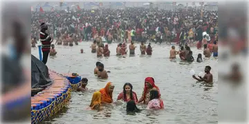 Read more about - Mahakumbh | মহাকুম্ভ মেলা থেকে ২-৪ লক্ষ কোটি টাকার ব্যবসা! যোগী রাজ্যে আয় হতে পারে ২৫ কোটি টাকা! মহাকুম্ভ মেলা বাড়াবে দেশের GDP