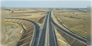Read more about - Varanasi-Kolkata Expressway | কলকাতা থেকে দিল্লি পৌঁছানো যাবে মাত্র ১৭ ঘন্টায়! বারাণসী-কলকাতা এক্সপ্রেসওয়ের প্রস্তাবে অনুমোদন!