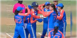 Read more about - U19 Women's Asia Cup | শ্রীলঙ্কাকে হারিয়ে অনূর্ধ্ব ১৯ এশিয়া কাপের ফাইনালে ভারতের মেয়েরা! এরপর মুখোমুখি বাংলাদেশ
