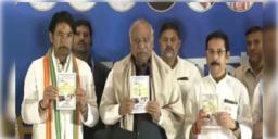 Read more about - Congress | নিখরচায় MA পর্যন্ত পড়াশোনা, এক বছরের মধ্যে সরকারি পদ পূরণ, প্রতি মাসে ২০০০ টাকা! বাংলায় প্রতিশ্রুতি কংগ্রেসের!