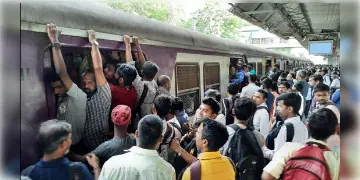 Read more about - local Train | টানা আড়াই দিন বাতিল রানাঘাট-কৃষ্ণনগর শাখার ৪৬টি ট্রেন, একনজরে দেখে নিন লিস্ট