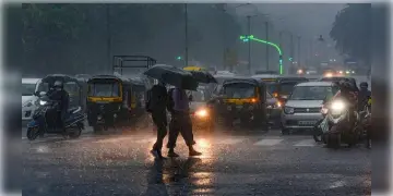 Read more about - West Bengal Weather | বসন্তের আবহে বৃষ্টির পূর্বাভাস বঙ্গে! এক ধাক্কায় শহরের তাপমাত্রা বাড়লো ৬ ডিগ্রি!