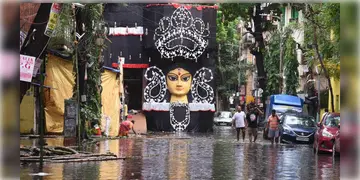 Read more about - Weather Update | দেবীপক্ষে পিছু ছাড়ছে না বৃষ্টি, একনজরে দেখে নিন কলকাতার আজকের আবহাওয়া সমাচার