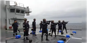 Read more about - Indian Navy । কলকাতায় নাশকতার ছক, ভারতীয় নৌবাহিনীর হাতে আটক ২ দুষ্কৃতী