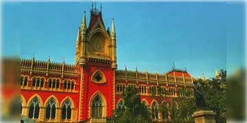 Read more about - Kolkata । শহর কলকাতার বেআইনি নির্মাণ অবিলম্বে ভেঙে ফেলতে হবে, নির্দেশ হাইকোর্টের