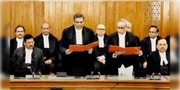 Read more about - Justice Joymalya Bagchi | শীর্ষ আদালতে বাড়লো বাঙালি বিচারপতির সংখ্যা! শপথ নিলেন কলকাতা হাইকোর্টের বিচারপতি জয়মাল্য বাগচি!