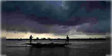 Read more about - উত্তরবঙ্গের তিন জেলায় ফের ভারী বৃষ্টির পূর্বাভাস! কেমন থাকতে চলেছে দক্ষিণবঙ্গের আবহাওয়া