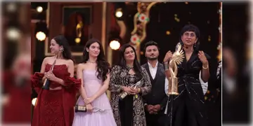 Read more about - 70th Filmfare Awards | ৭০তম ফিল্মফেয়ার অ্যাওয়ার্ডসে ১২টি অ্যাওয়ার্ড বাগালো ‘লাপাতা লেডিস’! ১৬তম অ্যাওয়ার্ড কিং খানের ঝুলিতে