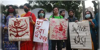 Read more about - Bangladesh | পাকিস্তানে ৩৩৪, বাংলাদেশে ৩,৫৮২! পাকিস্তানের থেকেও বাংলাদেশে হিন্দুদের ওপর হয় বেশি অত্যাচার!