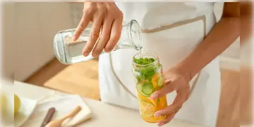Read more about - Detox Water | তীব্র তাপদাহে বাড়ির বানানো ডিটক্স ওয়াটার খেয়ে চাঙ্গা করুন শরীর! কমবে ওজনও!