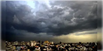 Read more about - WB Weather | তীব্র তাপপ্রবাহের মধ্যেই স্বস্তির খবর! বৃষ্টি হতে পারে বঙ্গের কিছু জেলায়!