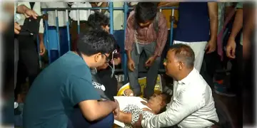 Read more about - Bikash Bhavan | চাকরিহারাদের ওপরে লাঠিচার্জ পুলিশের! বিকাশ ভবনের সামনে অনিকেত মাহাতো-সহ আরও অনেকে