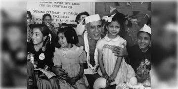 Read more about - Jawaharlal Nehru Children's Day | নেহরুর জন্মদিনে নয়, আগে শিশু দিবস পালিত হতো অন্যদিনে! জানুন জওহরলাল নেহরু-শিশু দিবসের সম্পর্ক!