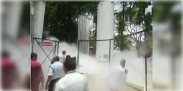 Read more about - মহারাষ্ট্রের নাসিক হাসপাতালে অক্সিজেন ট্যাঙ্কার লিক করে মর্মান্তিক দুর্ঘটনা, মৃত ২২ জন