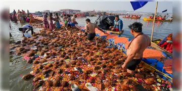 Read more about - Mahakumbh | স্নানের উপযুক্ত নয় গঙ্গা-যমুনার জল? কেন্দ্রীয় দূষণ নিয়ন্ত্রণ বোর্ডের রিপোর্ট নিয়ে চাঞ্চল্য মহাকুম্ভে!