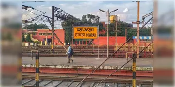 Read more about - Howrah Station | নতুন রূপে সাজছে হাওড়া স্টেশন! বৃদ্ধি করা হচ্ছে প্ল্যাটফর্মের দৈর্ঘ্য!