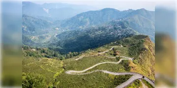 Read more about - Best Places to Visit in April | এপ্রিলে কোথাও ঘুরতে যাবেন ভাবছেন? রইলো ভারতে এপ্রিলে ঘোরার জন্য সেরা ডেস্টিনেশনের খোঁজ!