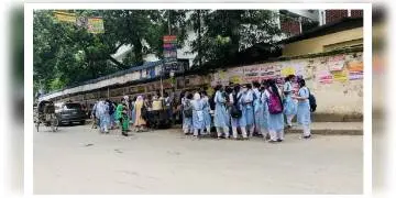 Read more about - করোনার প্রকোপ নির্মূল না হওয়া পর্যন্ত দেশের শিক্ষা প্রতিষ্ঠান বন্ধ রাখার আইনি নোটিশ জারি করা হল