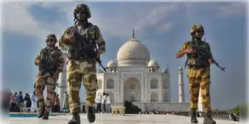 Read more about - Taj Mahal | পাক সেনার নজরে তাজমহল! সপ্তম আশ্চর্যকে রক্ষা করতে বসানো হচ্ছে অ্যান্টি ড্রোন সিস্টেম!