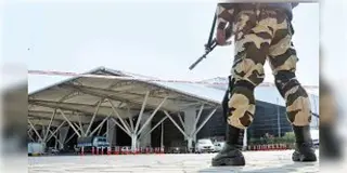 Read more about - BCAS | পুজোয় জঙ্গি হামলার আশঙ্কা! নিরাপত্তা আঁটোসাঁটো করছে বিমানবন্দরগুলি