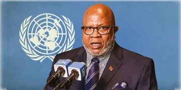 Read more about - UNGA । শুধুমাত্র স্মার্ট ফোন ব্যবহার করেই গত পাঁচ-ছয় বছরে প্রায় ৮০ কোটি ভারতীয়কে দারিদ্র থেকে বের করে আনা সম্ভব হয়েছে