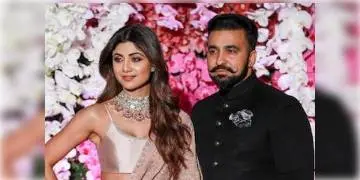 Read more about - পর্নকাণ্ডের জেরে জেলবন্দি রাজ কুন্দ্রা, স্বামীর গ্রেফতারির পর প্রথম জনসমক্ষে অভিনেত্রী শিল্পা শেট্টি