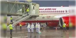 Read more about - জারি হল অ্যাডভাইসরি, কোভিড টিকা নিলেও আমেরিকা থেকে যাত্রী আসতে পারবে না ভারতে