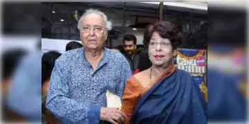 Read more about - প্রয়াত কিংবদন্তী অভিনেতা সৌমিত্র চট্টোপাধ্যায়ের স্ত্রী দীপা চট্টোপাধ্যায়ের জীবনাবসান