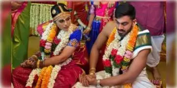 Read more about - IPL-এর আগে  সাত পাকে বাঁধা পড়লেন বিজয় শঙ্কর